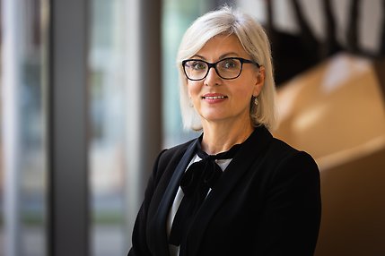 Porträttbild på Sanela Ovcina.